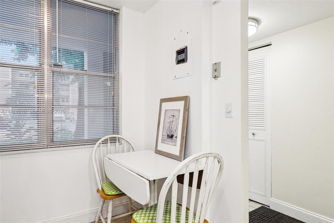 На продажу: $135,000 (2 спален, 2 ванн, 960 Квадратных фут)