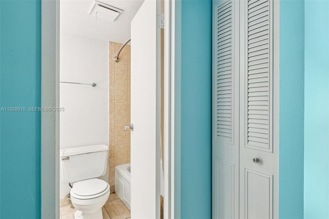 На продажу: $135,000 (2 спален, 2 ванн, 960 Квадратных фут)