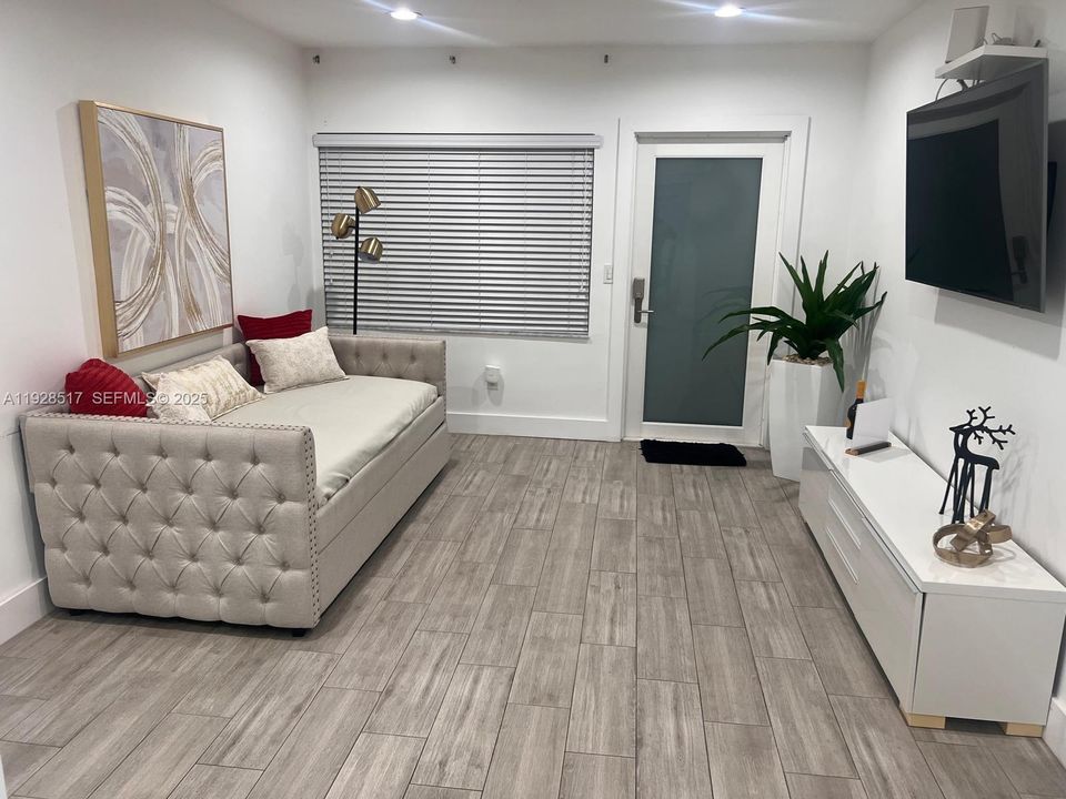 В аренду: $6,500 (3 спален, 3 ванн, 1782 Квадратных фут)