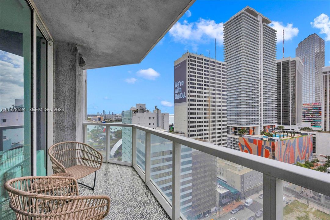 На продажу: $499,000 (2 спален, 2 ванн, 929 Квадратных фут)