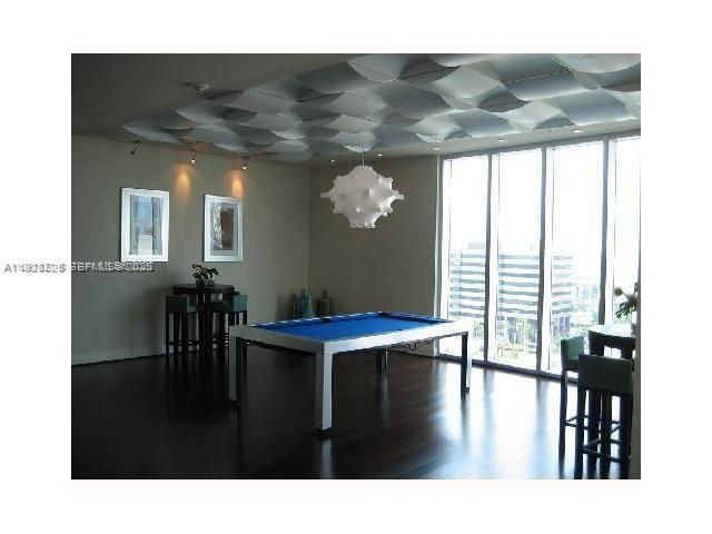 For Rent: $2,750 (1 beds, 1 baths, 789 Square Feet)