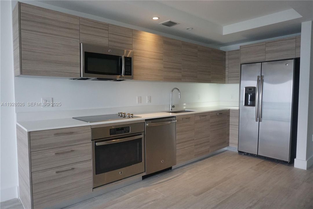 В аренду: $3,600 (1 спален, 1 ванн, 713 Квадратных фут)