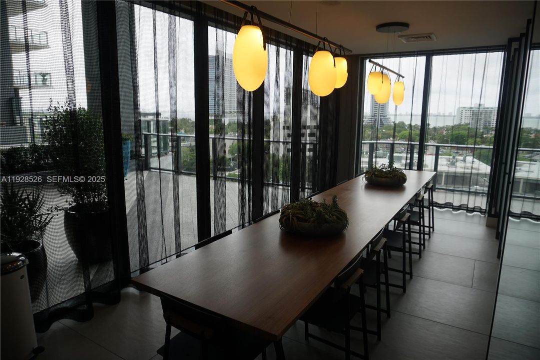 В аренду: $3,600 (1 спален, 1 ванн, 713 Квадратных фут)