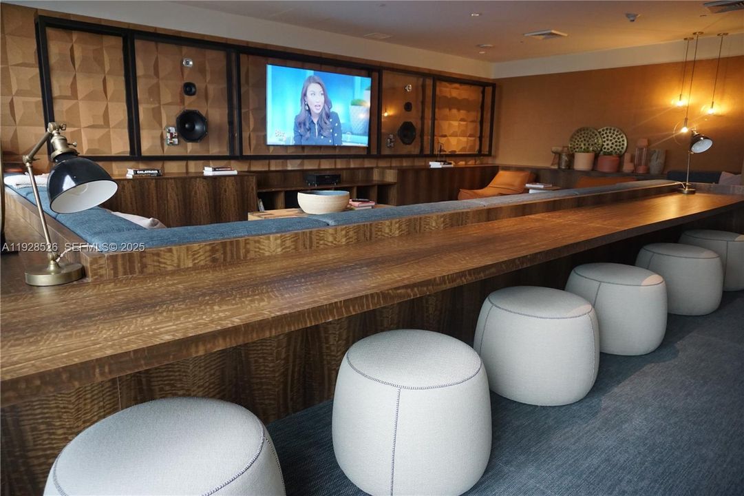 В аренду: $3,600 (1 спален, 1 ванн, 713 Квадратных фут)