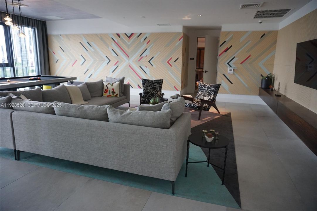 В аренду: $3,600 (1 спален, 1 ванн, 713 Квадратных фут)