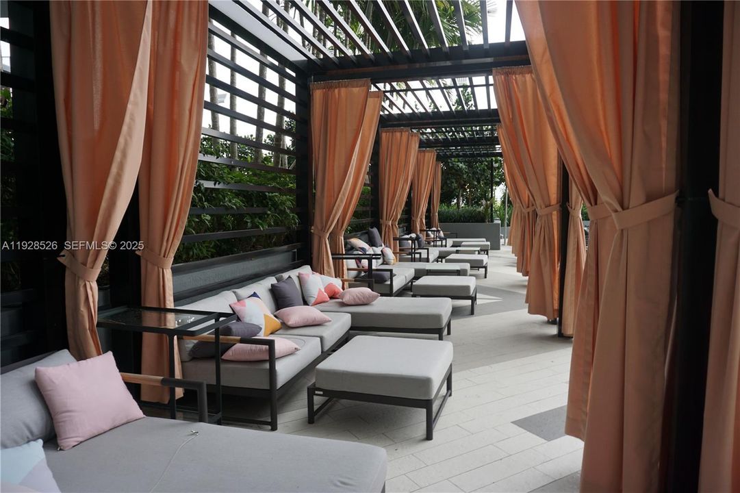 В аренду: $3,600 (1 спален, 1 ванн, 713 Квадратных фут)