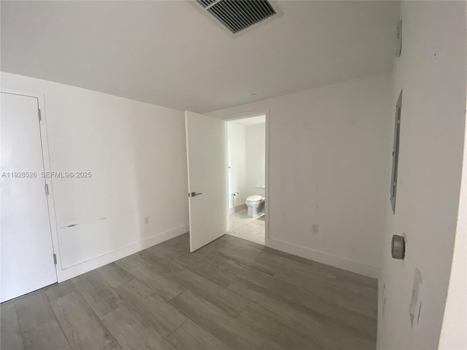 В аренду: $3,600 (1 спален, 1 ванн, 713 Квадратных фут)