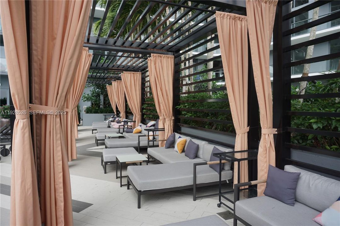 В аренду: $3,600 (1 спален, 1 ванн, 713 Квадратных фут)