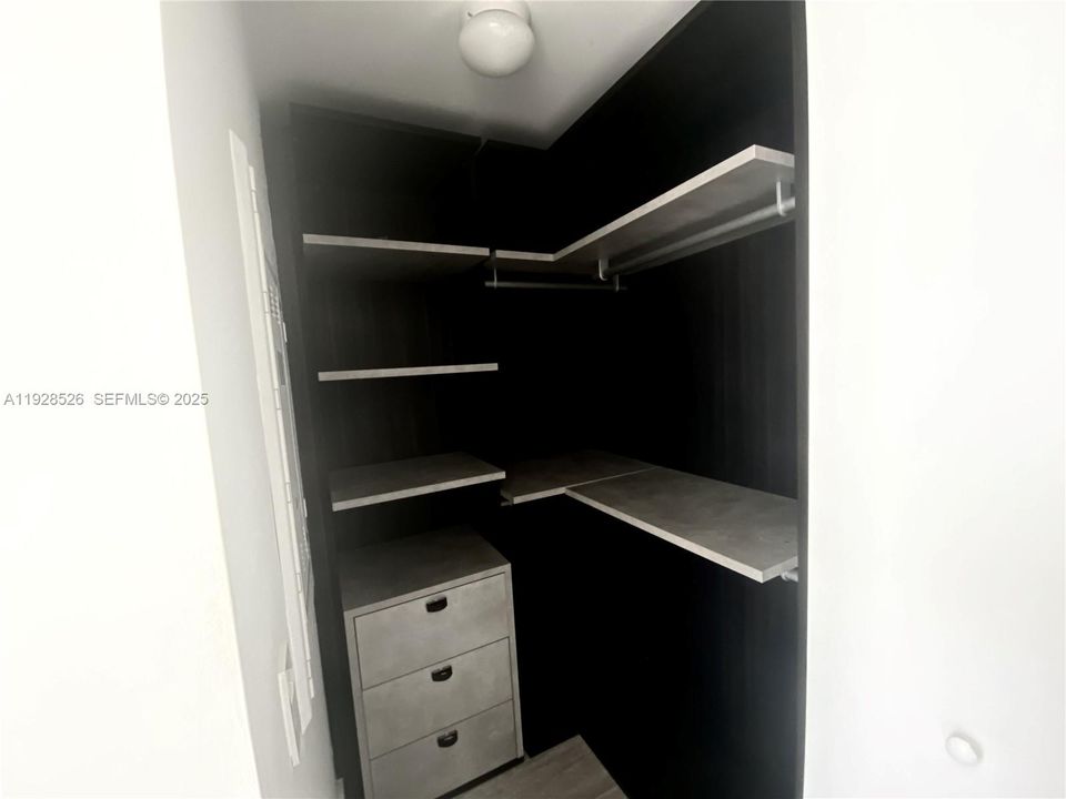 В аренду: $3,600 (1 спален, 1 ванн, 713 Квадратных фут)