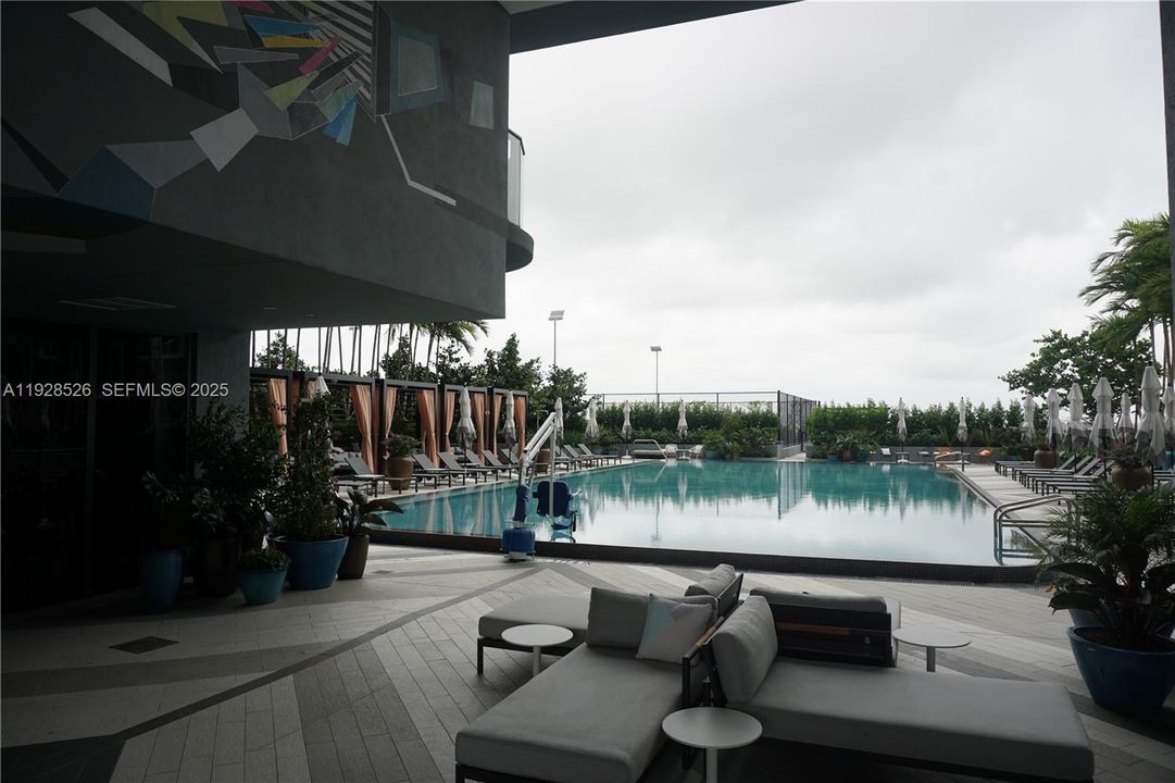 В аренду: $3,600 (1 спален, 1 ванн, 713 Квадратных фут)