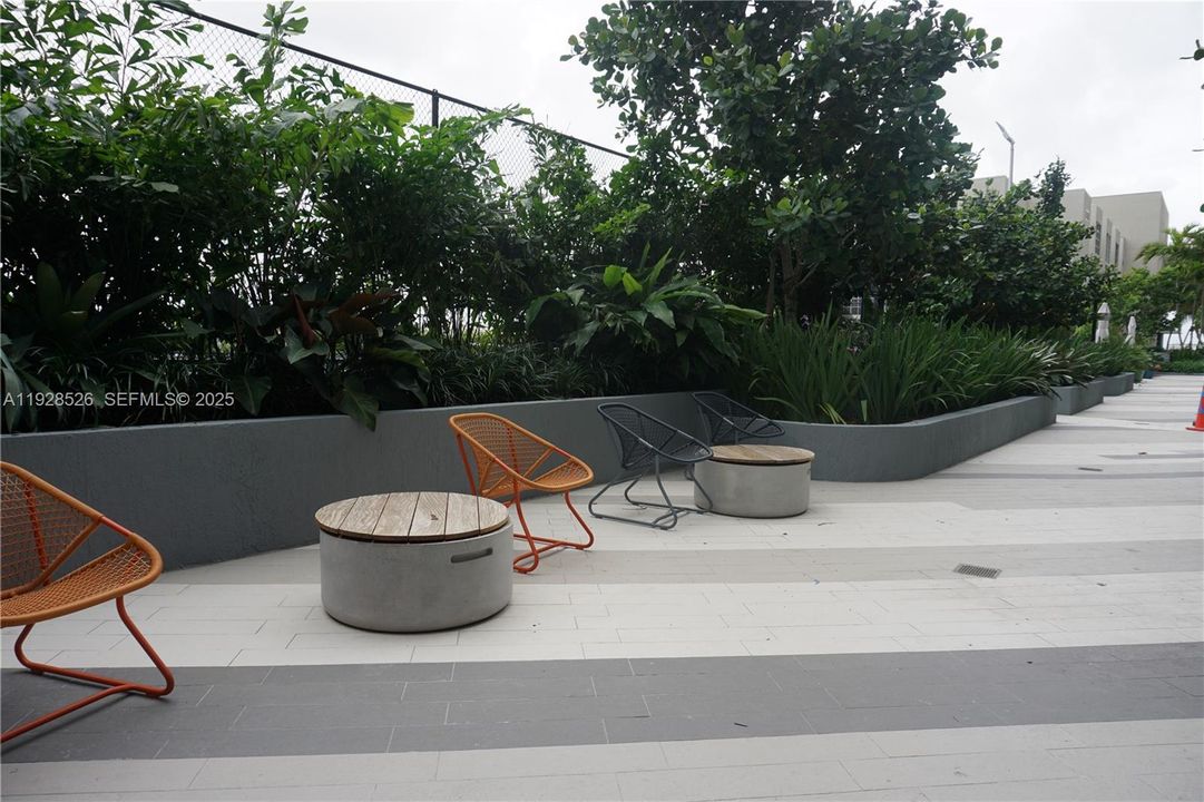 В аренду: $3,600 (1 спален, 1 ванн, 713 Квадратных фут)