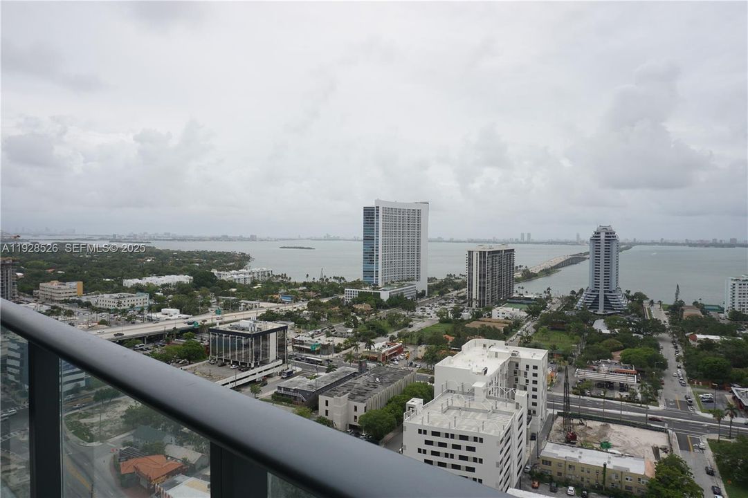 В аренду: $3,600 (1 спален, 1 ванн, 713 Квадратных фут)