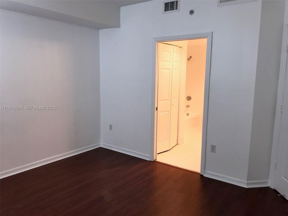 出租: $2,950 (2 贝兹, 2 浴室, 764 平方英尺)