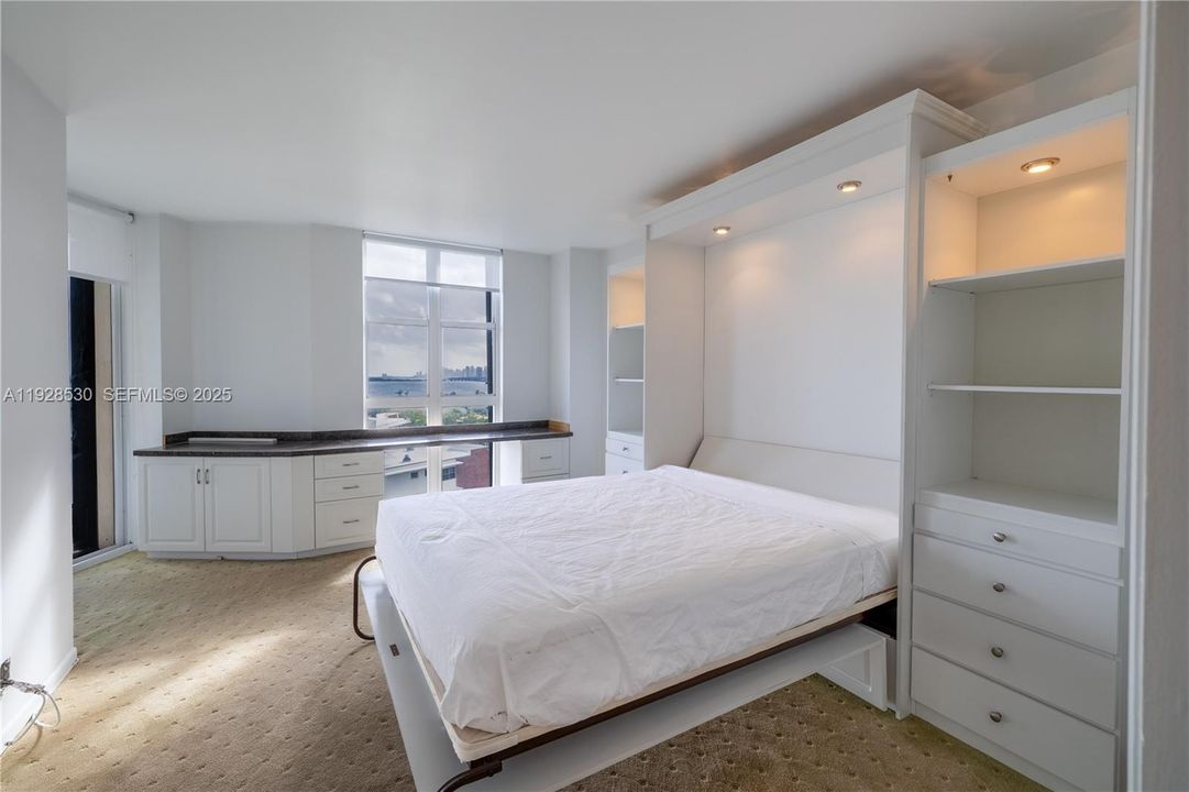 В аренду: $4,500 (2 спален, 2 ванн, 1469 Квадратных фут)