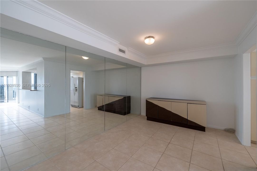 В аренду: $4,500 (2 спален, 2 ванн, 1469 Квадратных фут)