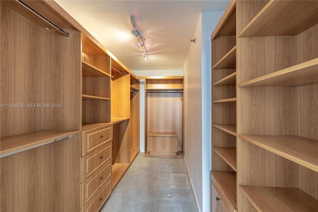 В аренду: $4,500 (2 спален, 2 ванн, 1469 Квадратных фут)