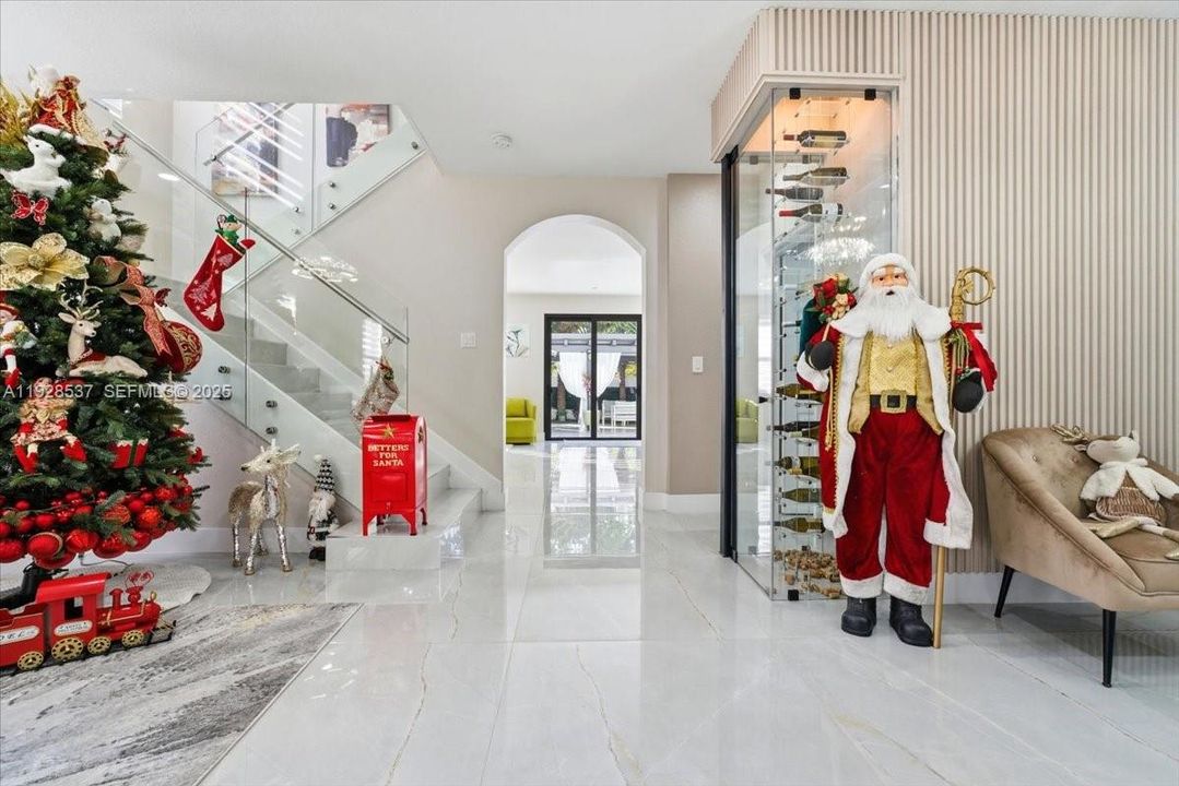 待售: $895,000 (5 贝兹, 4 浴室, 3084 平方英尺)