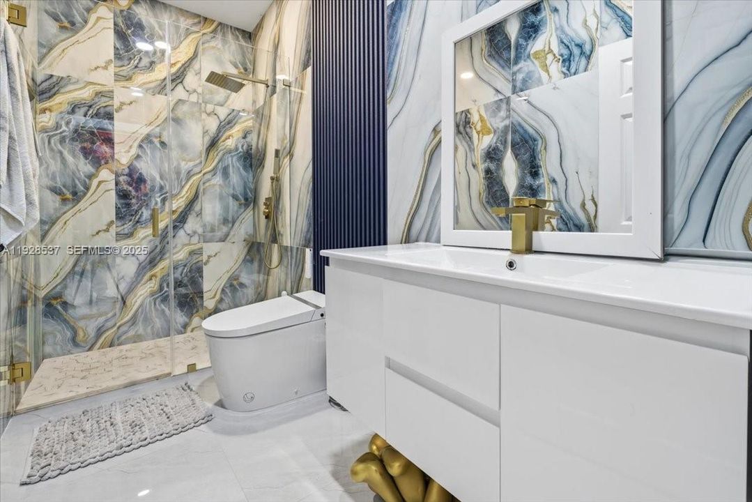 待售: $895,000 (5 贝兹, 4 浴室, 3084 平方英尺)