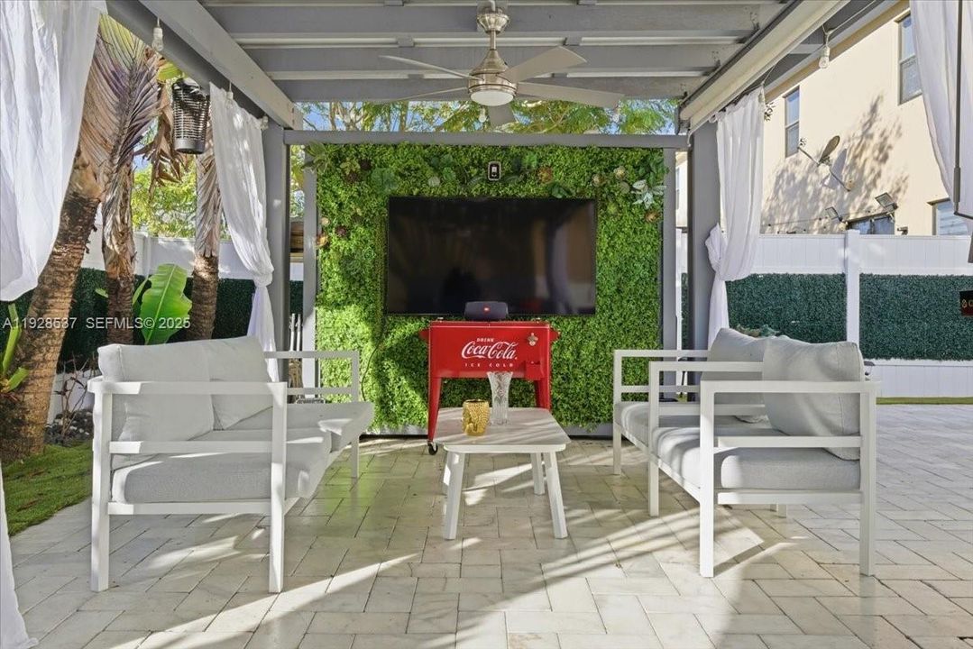 待售: $895,000 (5 贝兹, 4 浴室, 3084 平方英尺)