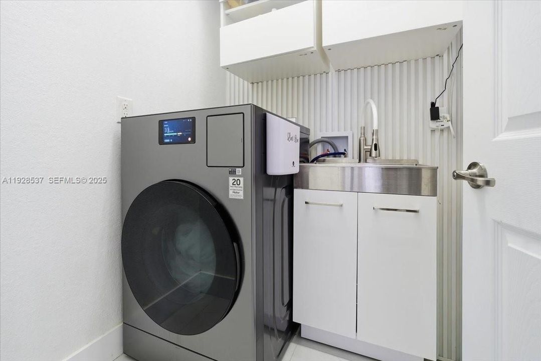 待售: $895,000 (5 贝兹, 4 浴室, 3084 平方英尺)