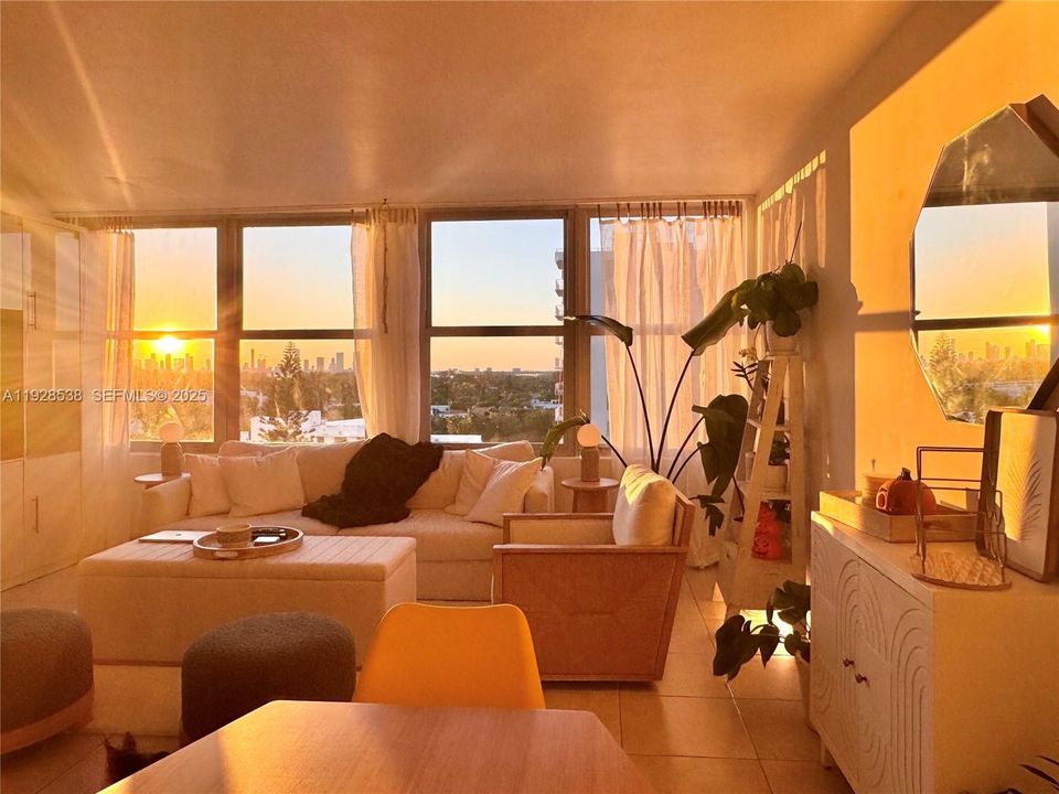 В аренду: $2,300 (0 спален, 1 ванн, 566 Квадратных фут)