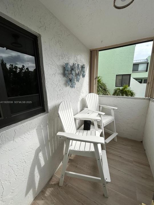 En Venta: $559,000 (2 camas, 2 baños, 1016 Pies cuadrados)