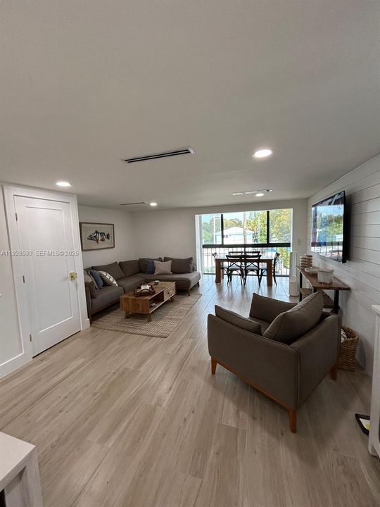 En Venta: $559,000 (2 camas, 2 baños, 1016 Pies cuadrados)