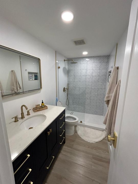 En Venta: $559,000 (2 camas, 2 baños, 1016 Pies cuadrados)