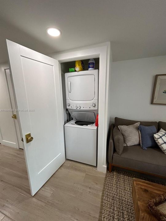 En Venta: $559,000 (2 camas, 2 baños, 1016 Pies cuadrados)