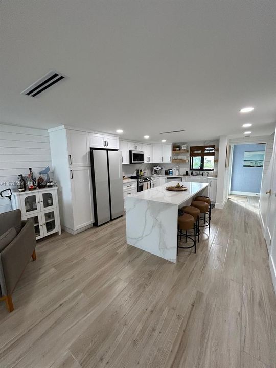 En Venta: $559,000 (2 camas, 2 baños, 1016 Pies cuadrados)