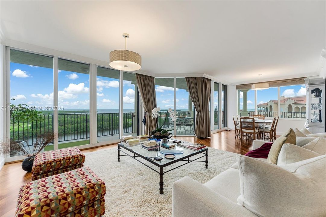 В аренду: $12,000 (3 спален, 3 ванн, 2740 Квадратных фут)