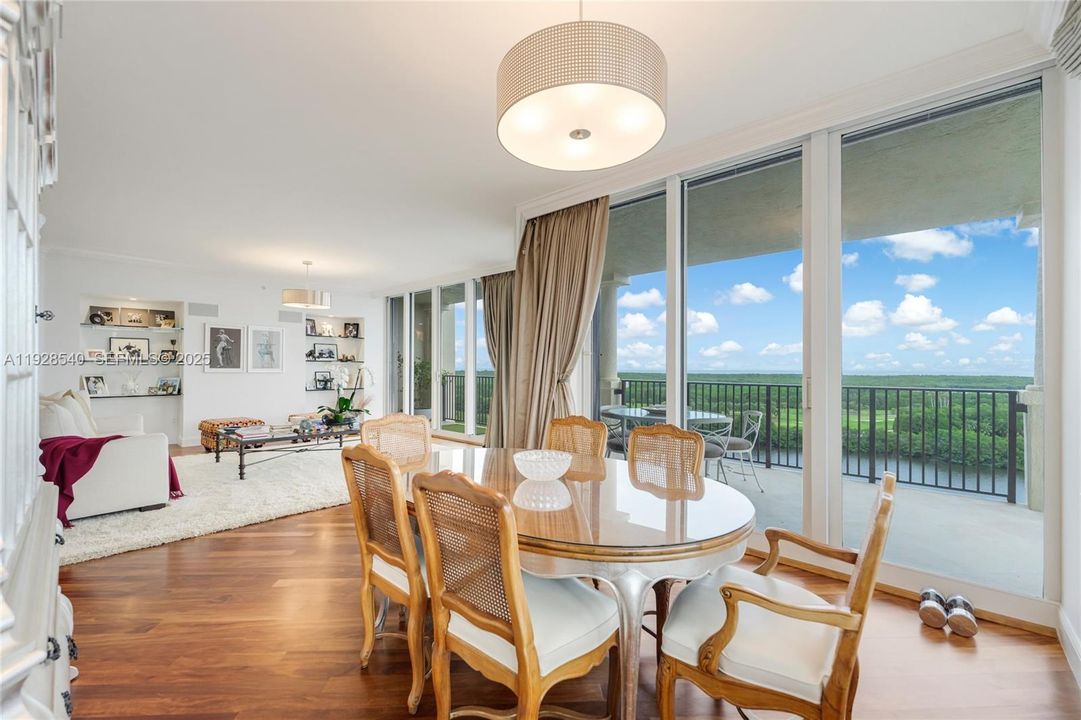 В аренду: $12,000 (3 спален, 3 ванн, 2740 Квадратных фут)