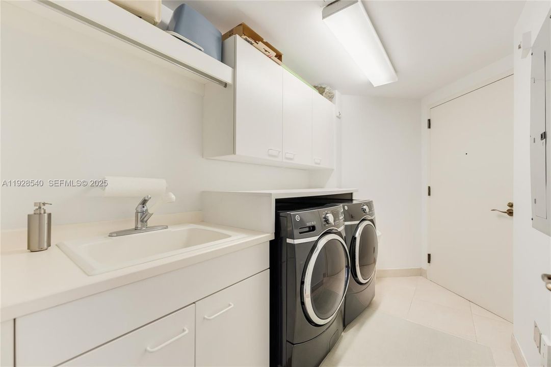 В аренду: $12,000 (3 спален, 3 ванн, 2740 Квадратных фут)