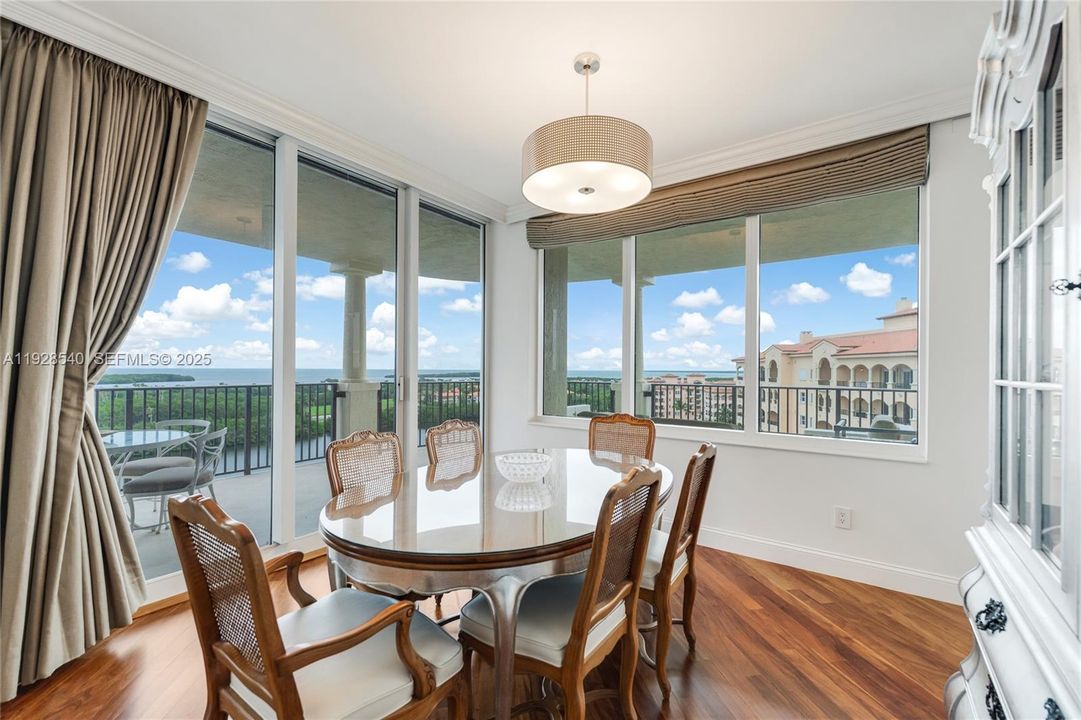 В аренду: $12,000 (3 спален, 3 ванн, 2740 Квадратных фут)