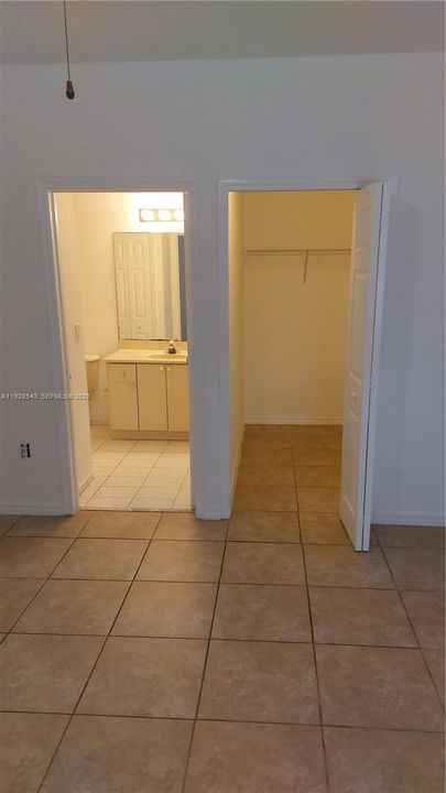 For Rent: $2,700 (2 beds, 2 baths, 1115 Square Feet)