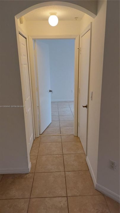 For Rent: $2,700 (2 beds, 2 baths, 1115 Square Feet)