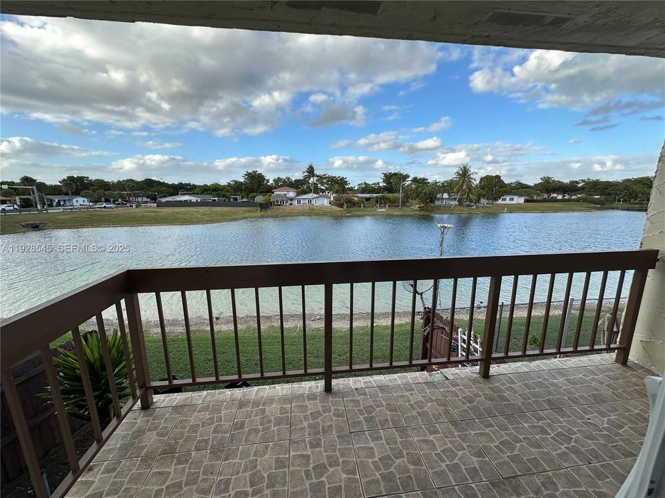 В аренду: $2,000 (1 спален, 1 ванн, 703 Квадратных фут)