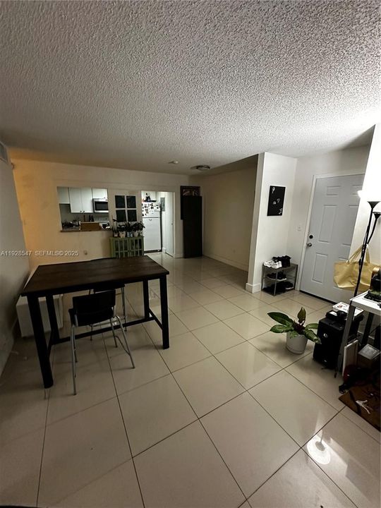For Rent: $2,250 (2 beds, 2 baths, 1060 Square Feet)