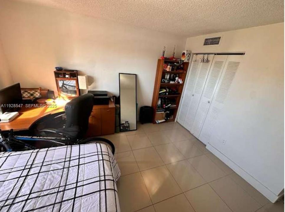 For Rent: $2,250 (2 beds, 2 baths, 1060 Square Feet)