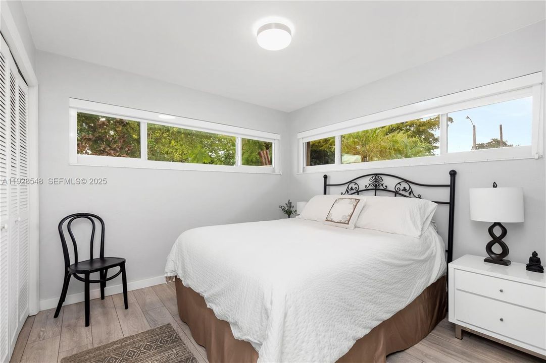 For Sale: $2,399,000 (6 beds, 3 baths, 2967 Square Feet)