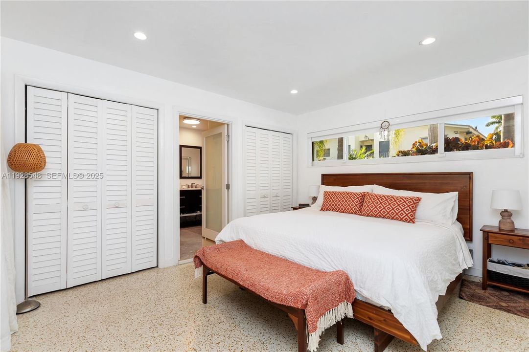 For Sale: $2,399,000 (6 beds, 3 baths, 2967 Square Feet)