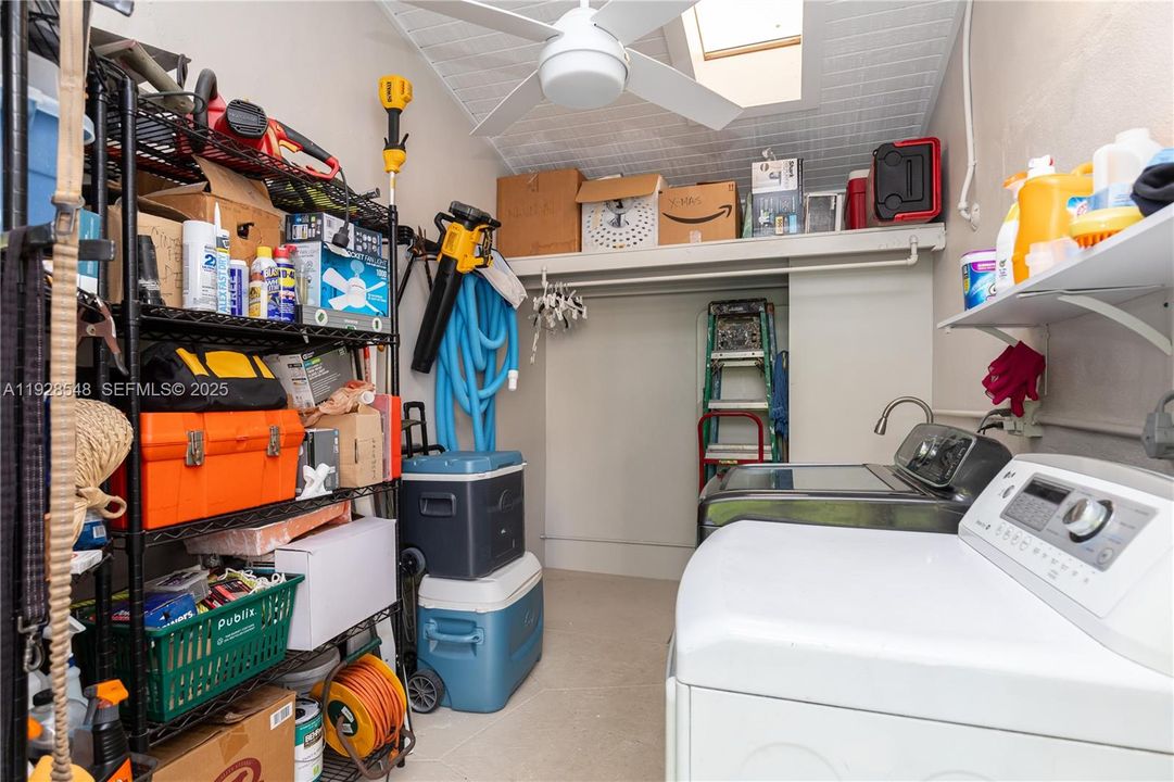 For Sale: $2,399,000 (6 beds, 3 baths, 2967 Square Feet)