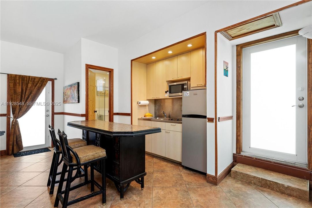 For Sale: $2,399,000 (6 beds, 3 baths, 2967 Square Feet)