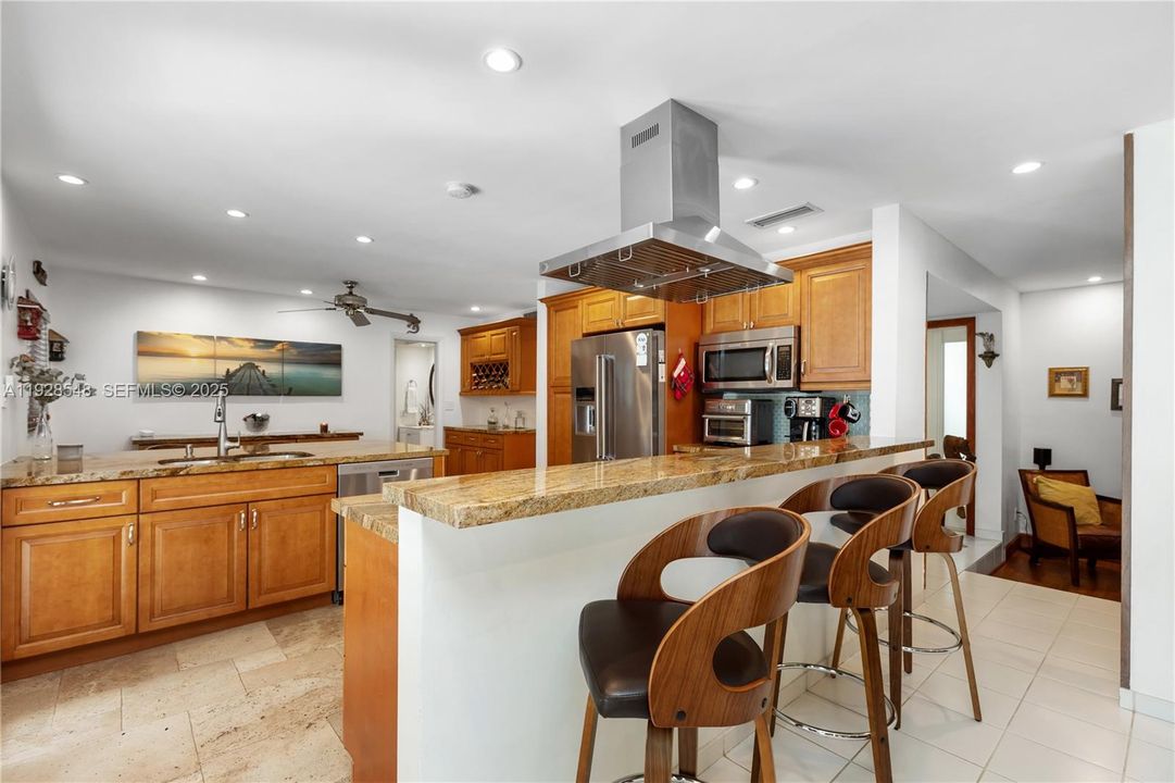 For Sale: $2,399,000 (6 beds, 3 baths, 2967 Square Feet)