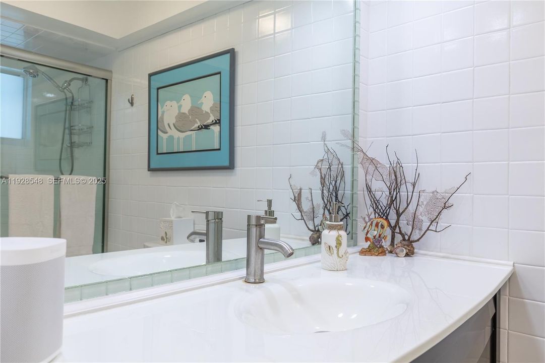 For Sale: $2,399,000 (6 beds, 3 baths, 2967 Square Feet)