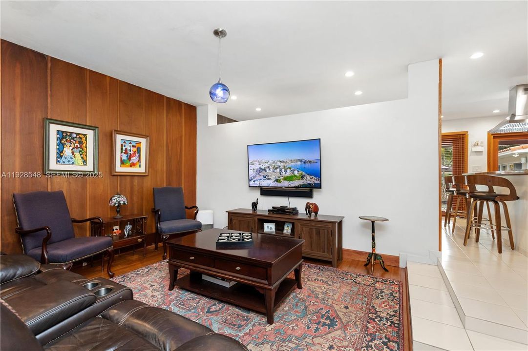 For Sale: $2,399,000 (6 beds, 3 baths, 2967 Square Feet)