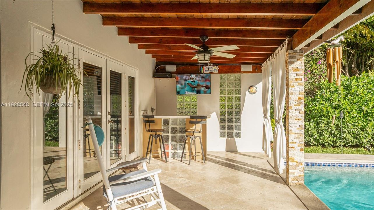 For Sale: $2,399,000 (6 beds, 3 baths, 2967 Square Feet)