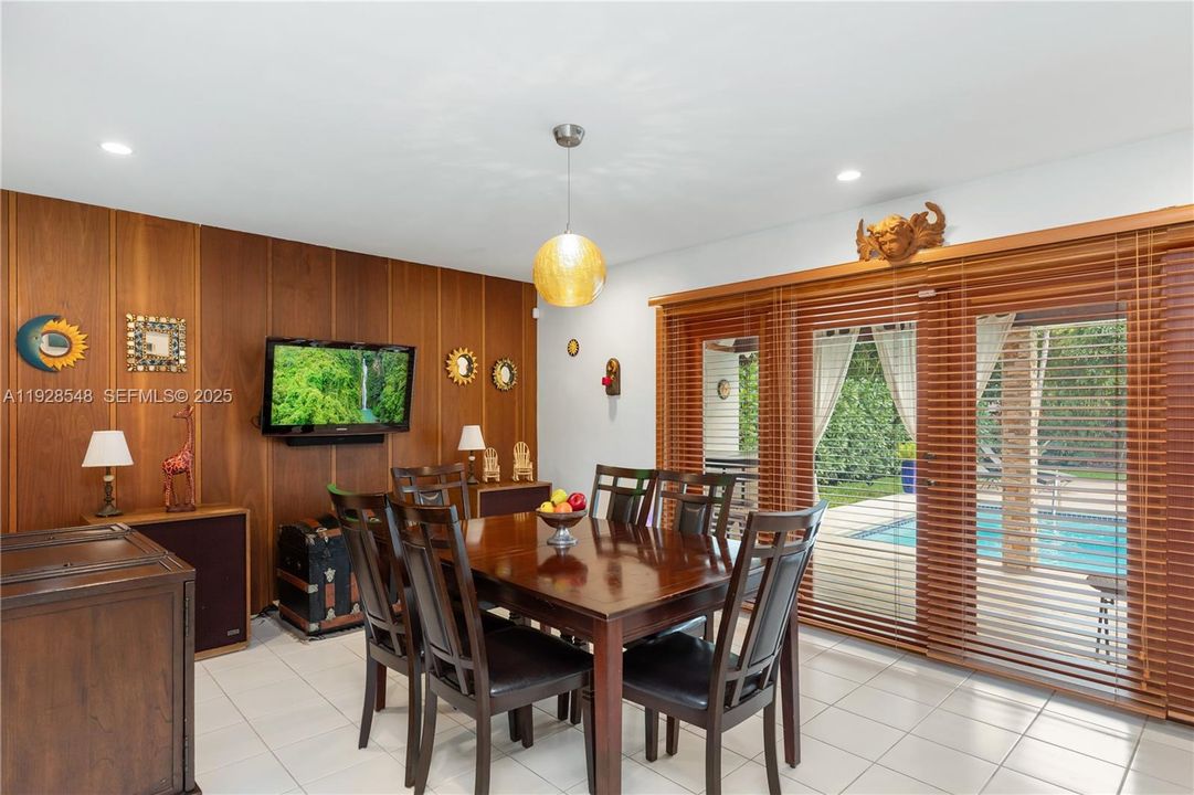 For Sale: $2,399,000 (6 beds, 3 baths, 2967 Square Feet)