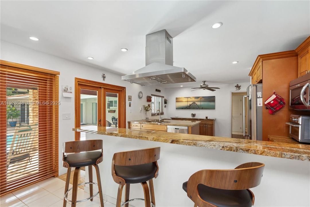 For Sale: $2,399,000 (6 beds, 3 baths, 2967 Square Feet)