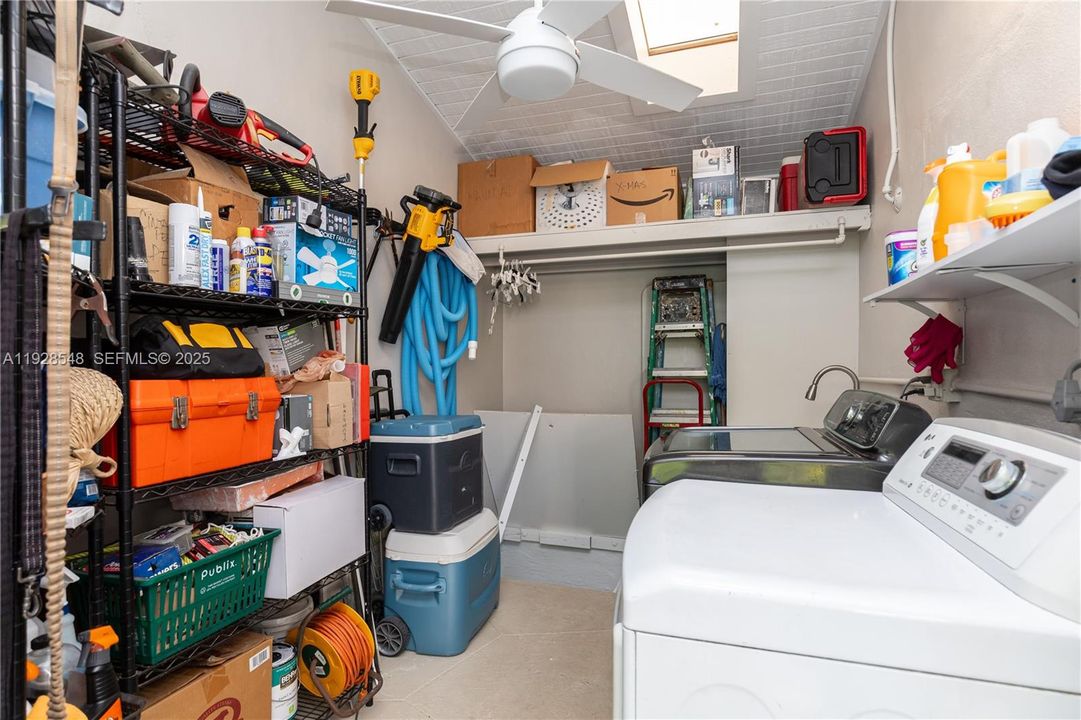 For Sale: $2,399,000 (6 beds, 3 baths, 2967 Square Feet)